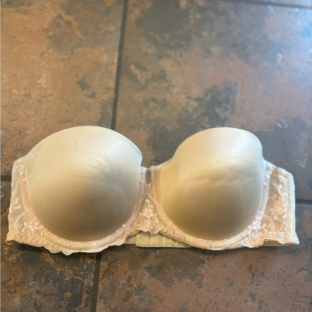 Wonderbra Cream Lace Strapless Bra